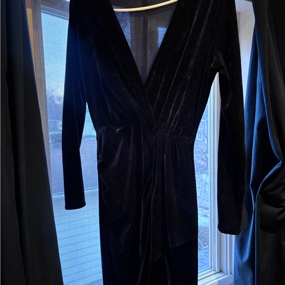 Zara Dresses & Skirts - Zara navy Velvet Long-Sleeve Wrap Dress